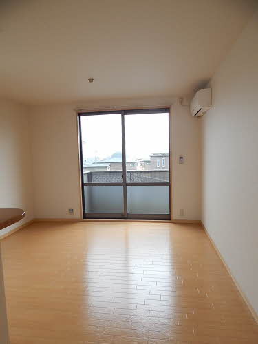 ファミールオガタ　Ａ棟　＊ A0202号-9