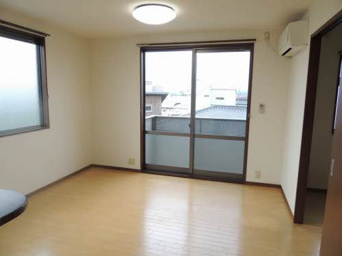 ファミールオガタ　Ｃ棟　＊ C0202号-12