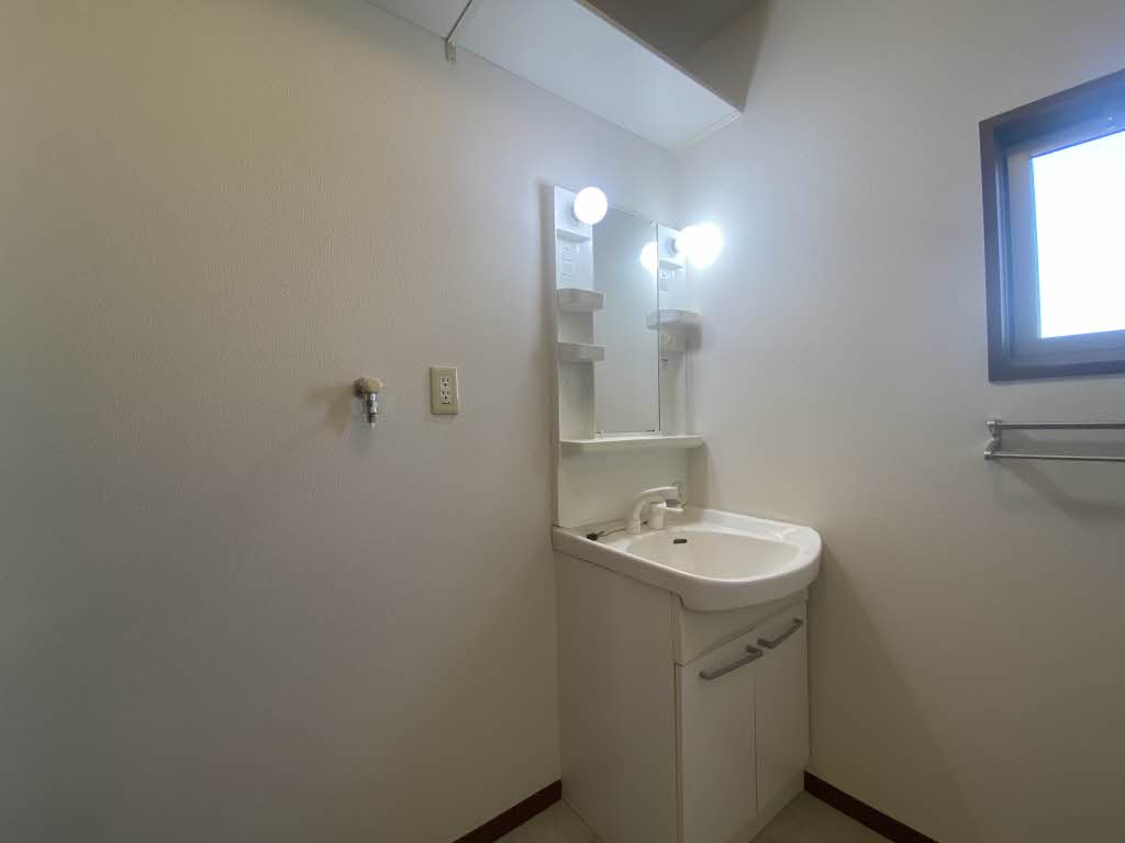 リンデンバーム　Ｂ棟　＊＊ B0201号-5