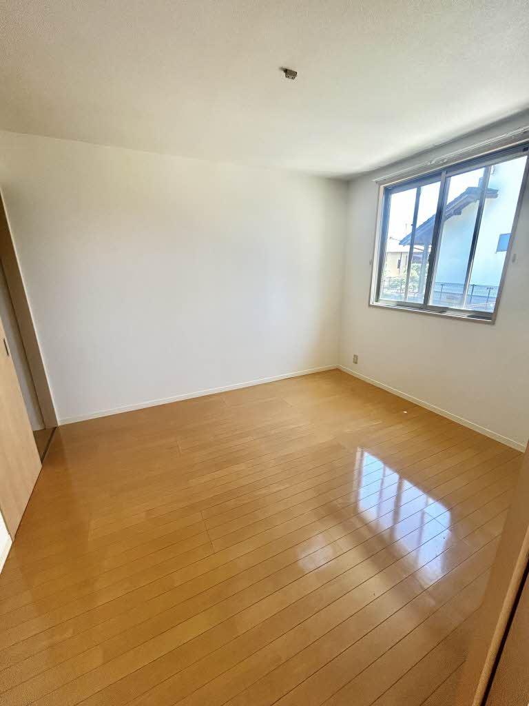 カーサ・ラピス　Ｅ棟　＊＊ E0102号-3