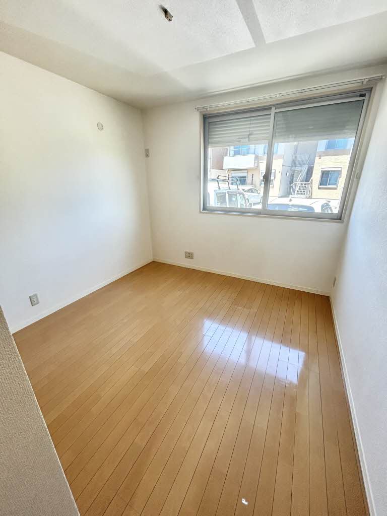 カーサ・ラピス　Ｅ棟　＊＊ E0102号-4