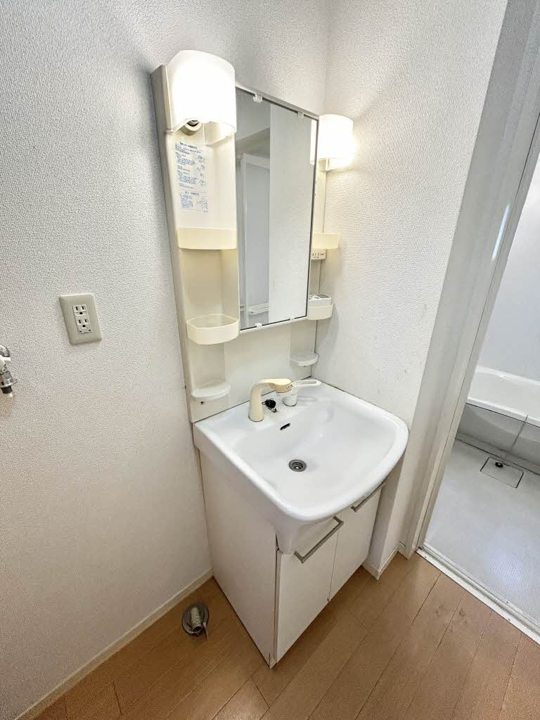 カーサ・ラピス　Ｅ棟　＊＊ E0102号-8