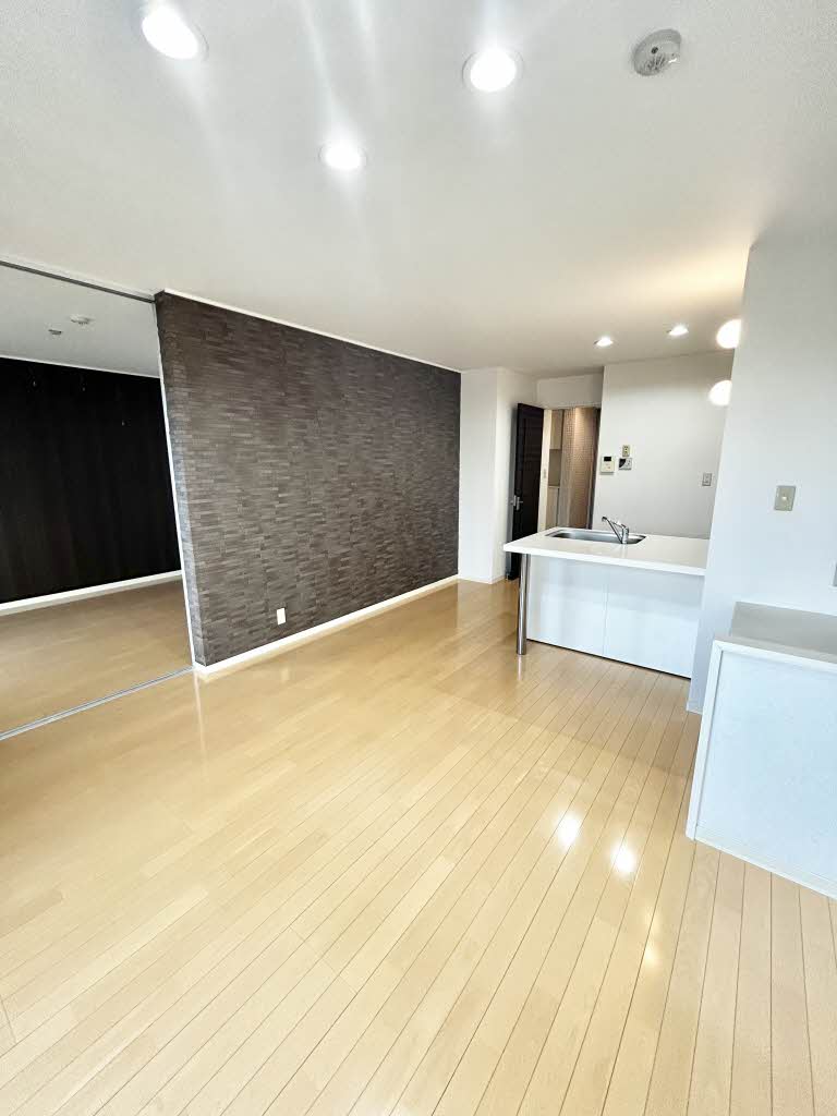 プロムナード夢咲　南棟　＊＊ B0302号-2