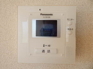 ファミールオガタ　Ｅ棟　＊＊ E0202号-11