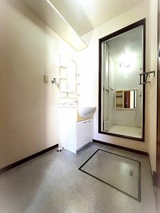 シュロスコート　Ａ棟　＊＊ A0101号-5