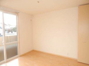 ガーデンコート　Ⅴ棟　＊ E0102号-3