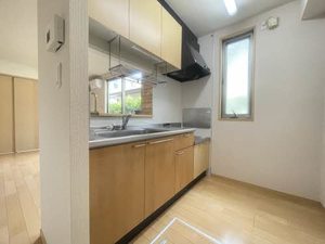 サリーレ新屋敷　Ⅱ番館　＊＊ B0102号-3