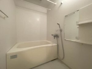 サリーレ新屋敷　Ⅱ番館　＊＊ B0102号-4