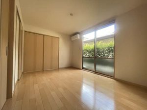 サリーレ新屋敷　Ⅱ番館　＊＊ B0102号-8