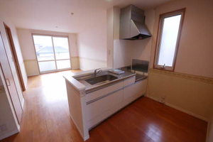 シャーメゾンなるみず　Ｂ棟　＊ B0202号-3