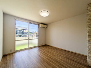 サンリッチ　Ｃ棟　＊＊ C0103号-4