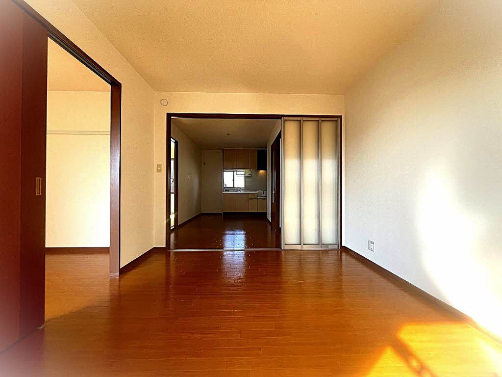 シュロスコート　Ａ棟　＊＊ A0101号-2