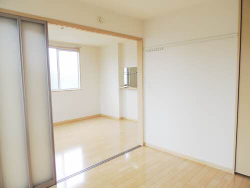 ガーデンコート　Ⅴ棟　＊ E0101号-15