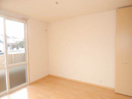 ガーデンコート　Ⅴ棟　＊ E0102号-3