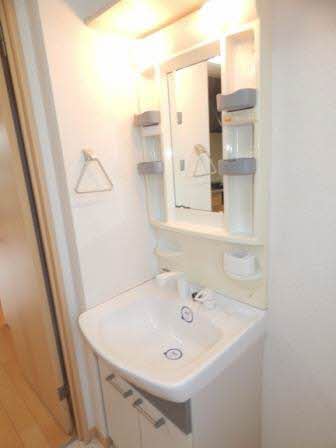 ガーデンコート　Ⅴ棟　＊ E0102号-7