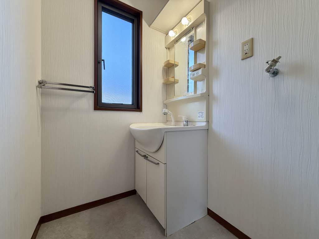 エスピーハウス三重　Ｂ棟　＊＊ B0203号-5