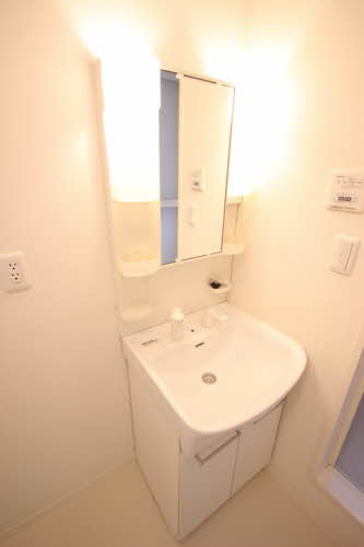 ソレイユコート　Ｂ棟　＊＊ B0201号-7