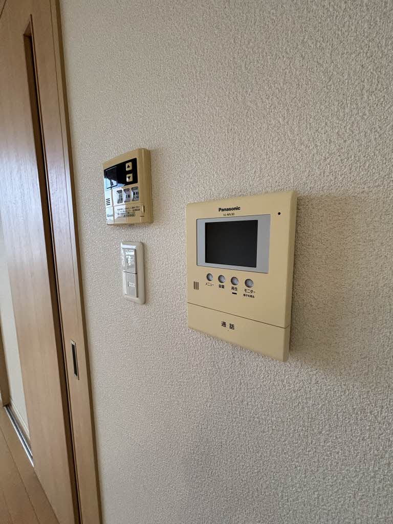 コンフォルト・ファイブ　Ｂ棟　＊＊ B0102号-12