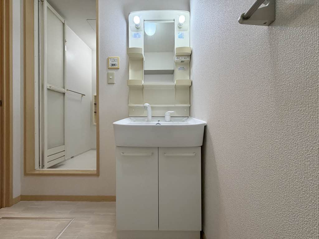 シャルマンドミール　Ｂ棟　＊ B0102号-5