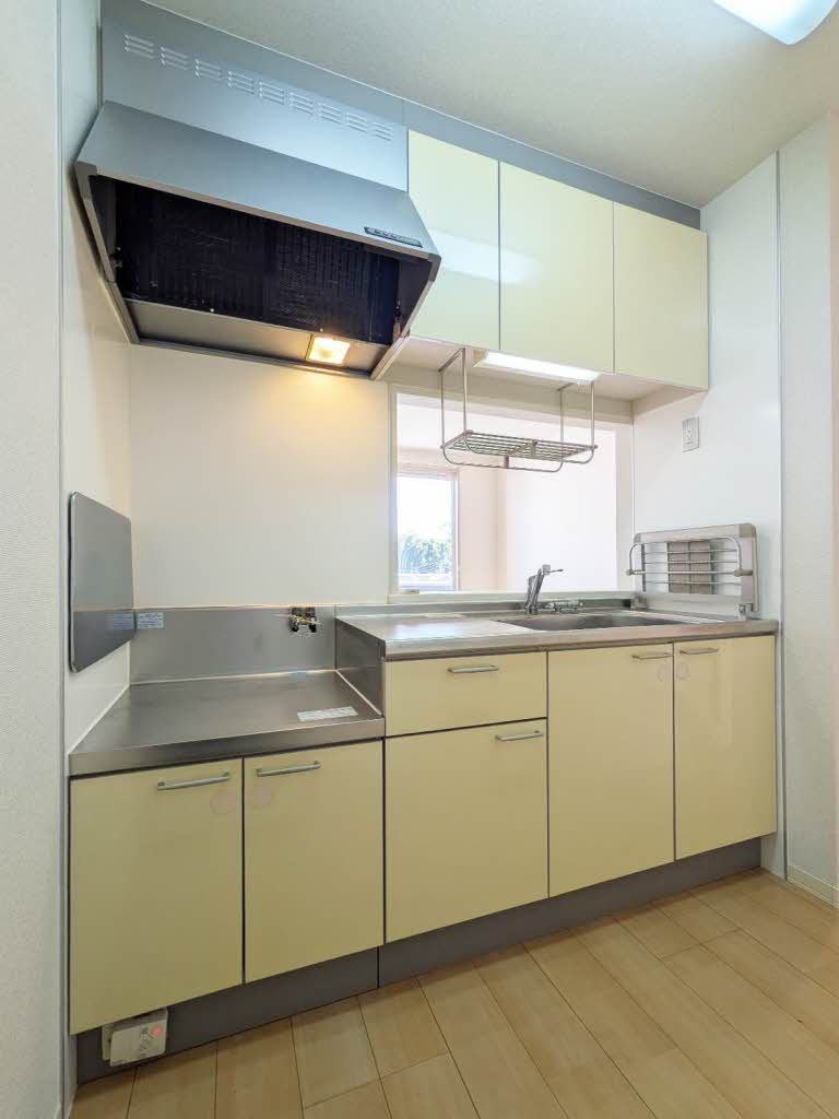 サンリッチ　Ｆ棟　＊＊ F0203号-3