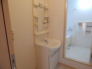 グランシャリオ　Ｃ棟　＊＊ C0102号-5