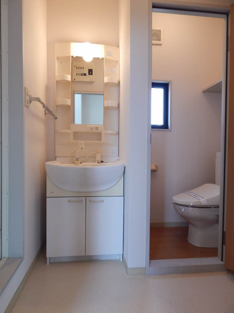 エルム　Ｂ棟　＊＊ B0102号-7