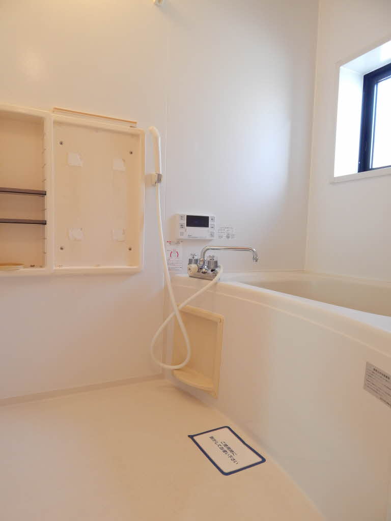 エルム　Ｂ棟　＊＊ B0102号-8