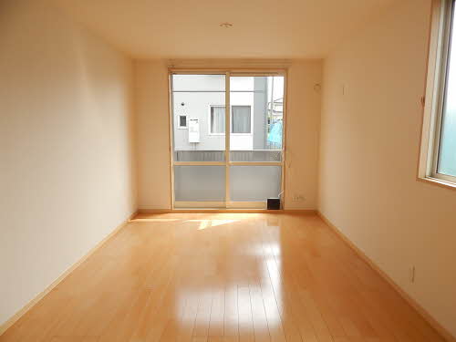 グランシャリオ　Ｃ棟　＊＊ C0102号-9