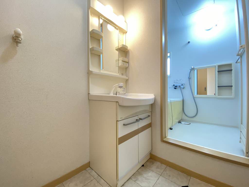 グランシャリオ　Ｄ棟　＊＊ D0202号-5