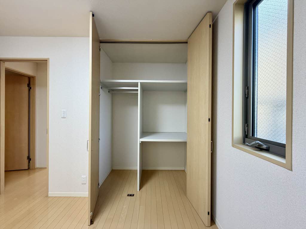 アラモアナ　Ｂ棟　＊＊ B0104号-9