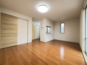 グランデュオ紙小　Ｂ棟　＊ B0201号-2