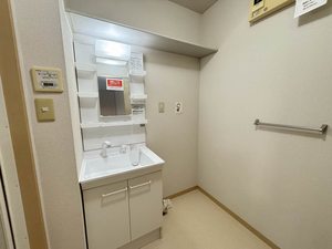 グランデュオ紙小　Ｂ棟　＊ B0201号-5