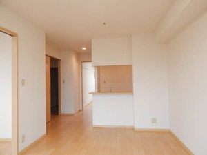 シャーメゾン空港南　Ｄ棟　＊＊ D0203号-3