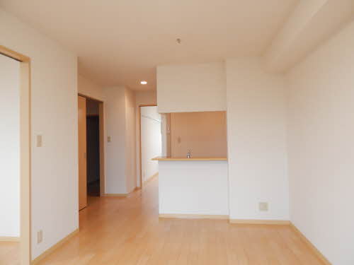 シャーメゾン空港南　Ｄ棟　＊＊ D0203号-3