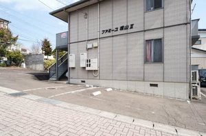ファミーユ境山Ⅱ 201号-6