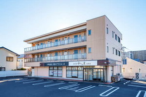 ファミーユ　さつき 302号-1