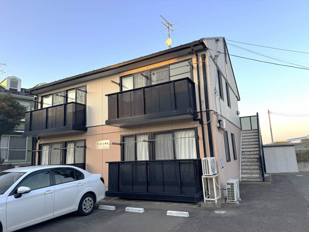 ファミーユ燕沢202-1