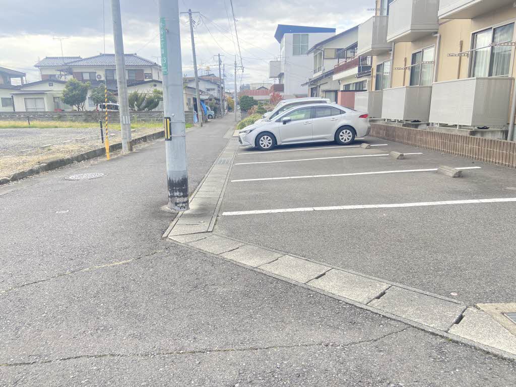 ハイム・アゼリア 202号-2