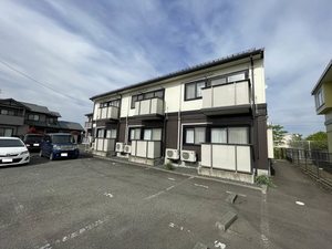 クレ－ル・ドムレ