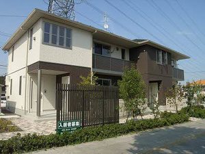 ヴィラーチェトレーズＢ B201号-1