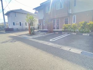 シャーメゾンさくら 201号-13