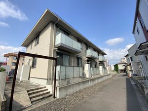 シャーメゾン赤木 202号-1