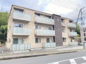 グラシウ寿金沢 203号-1