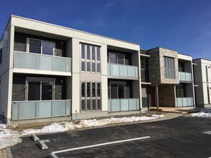 グランデュオ　イースト E203号-1