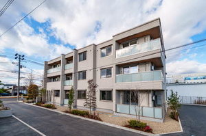 シャーメゾン胡蝶 301号-1