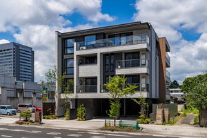 Ｃａｍｅｌｏｔ　Ｅａｓｔ