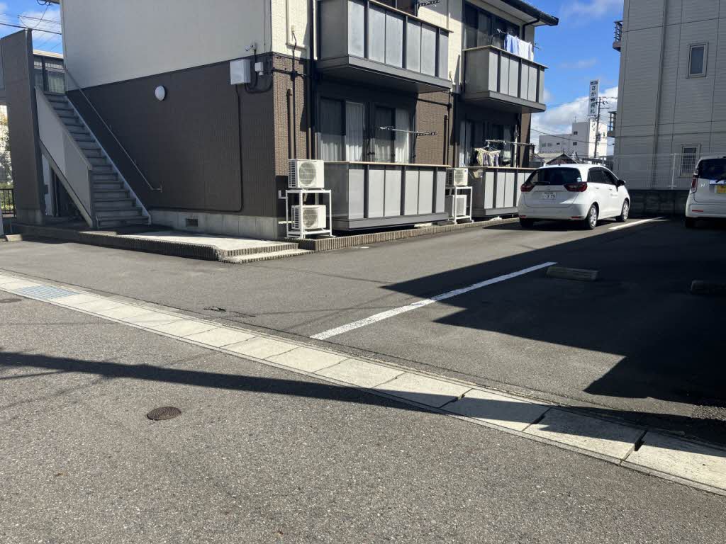 サンテラス山根B 201号-14