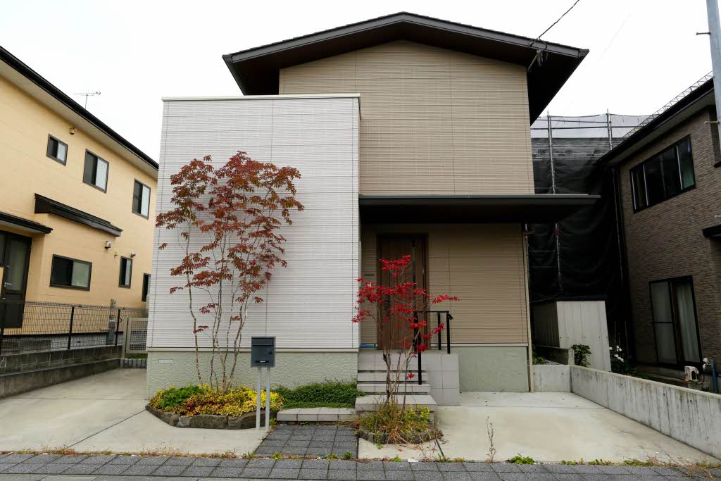 八戸市根城２丁目　貸家