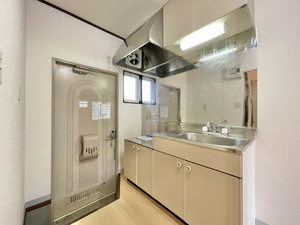 ＣＯＺＹ　ＡＬＬＥＹ　Ａ 105号-5