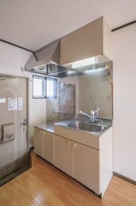 ＣＯＺＹ　ＡＬＬＥＹ　Ａ 106号-4